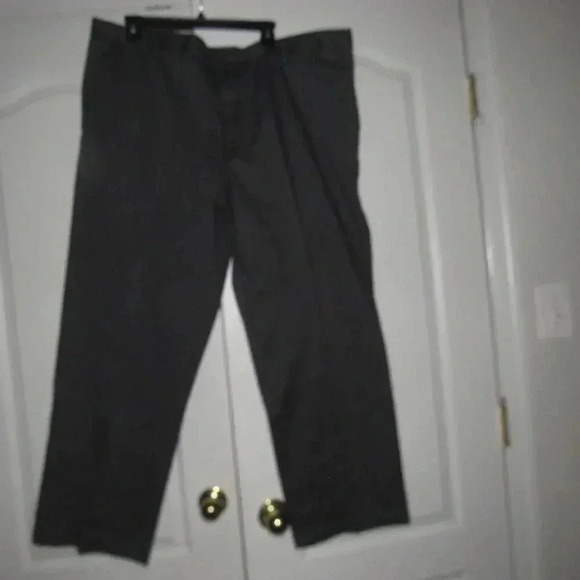 NWT DOCKERS Relaxed Fit Comfort Khaki Flat Front Comfort Waistband Pants Size 42 - Picture 1 of 9